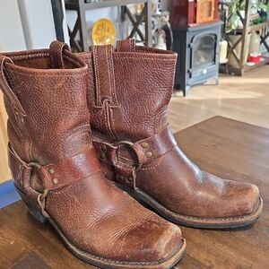 Frye 8R Pebbled Leather Harness Boots Womens 9 Brown Vintage